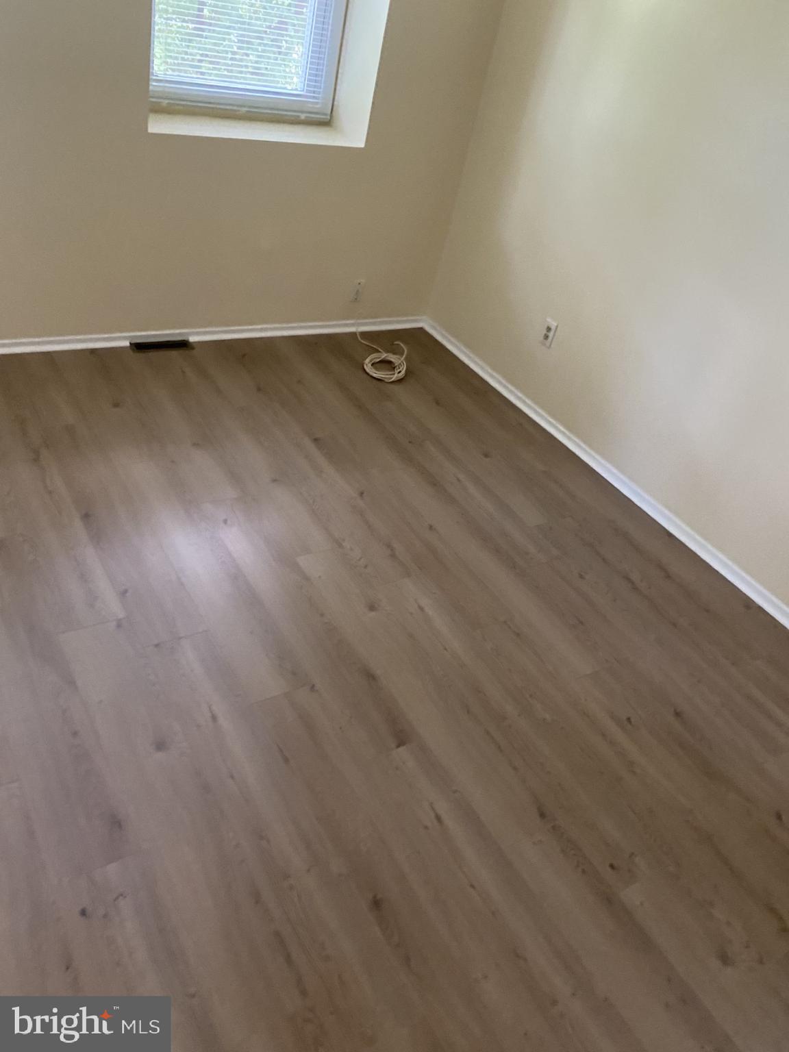 WINDMILL SQUARE - Residential Lease