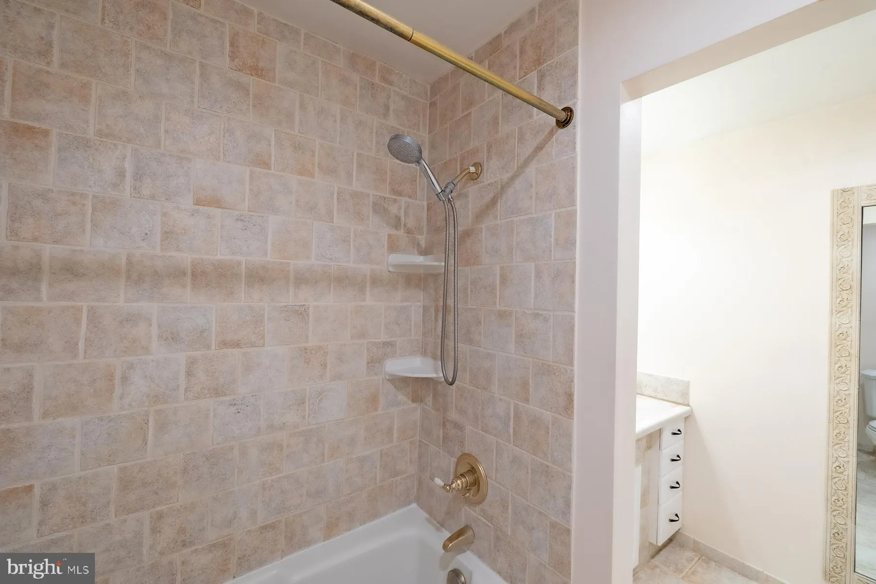 Penllyn, Pennsylvania 19422, United States, 3 Bedrooms Bedrooms, ,2 BathroomsBathrooms,Residential,Contingent,121727