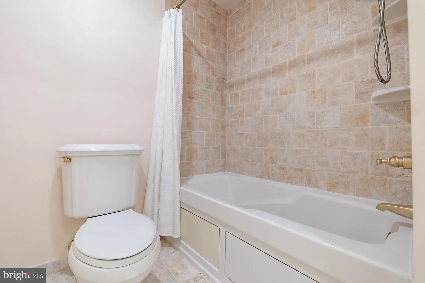 Penllyn, Pennsylvania 19422, United States, 3 Bedrooms Bedrooms, ,2 BathroomsBathrooms,Residential,Contingent,121727