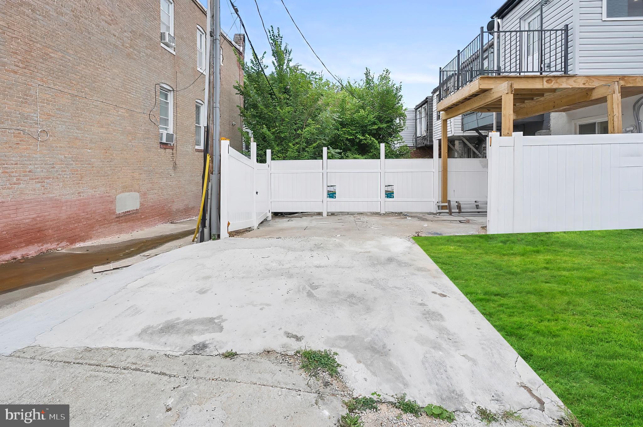 BROADWAY EAST - Residential