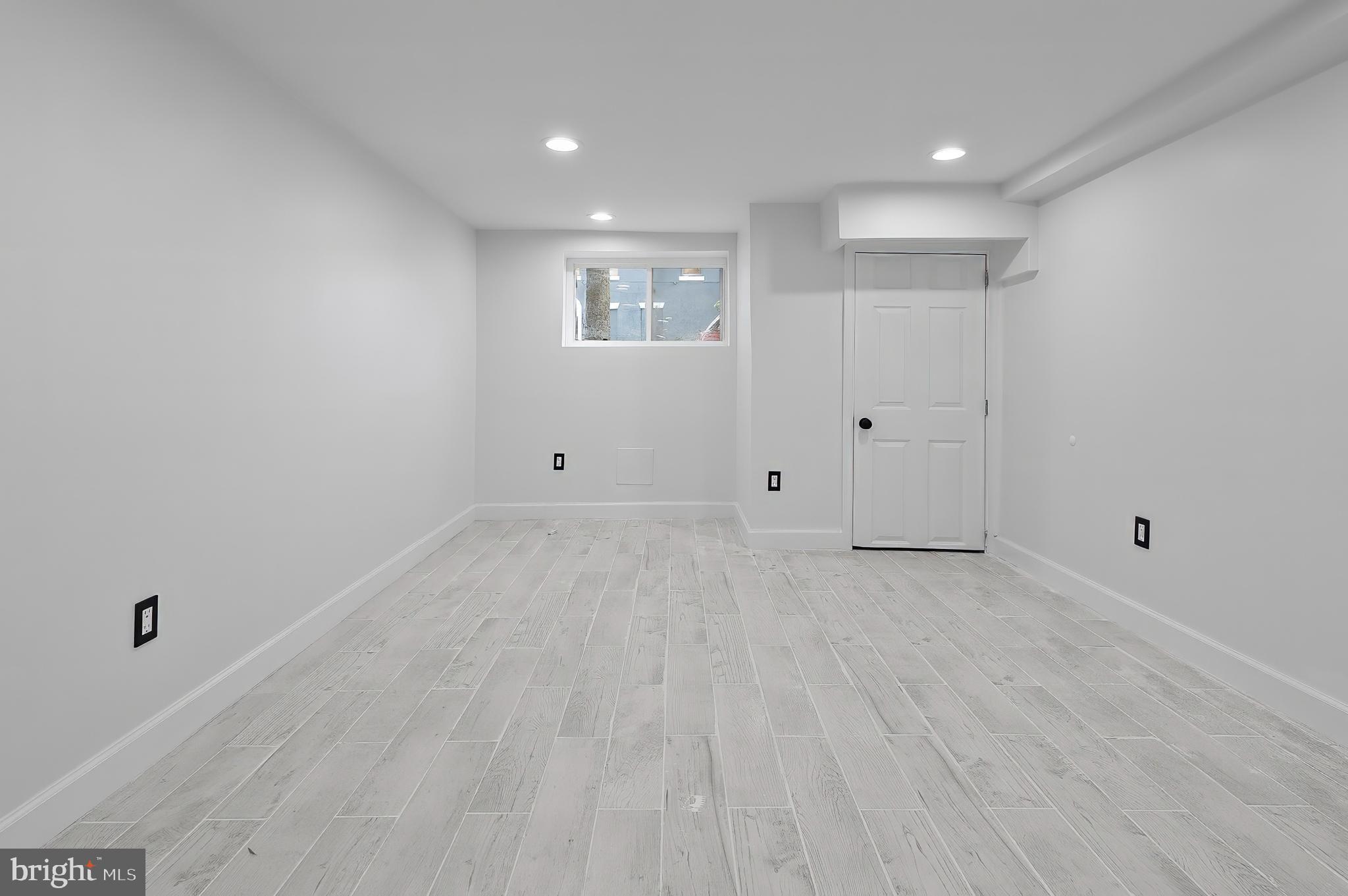 BROADWAY EAST - Residential