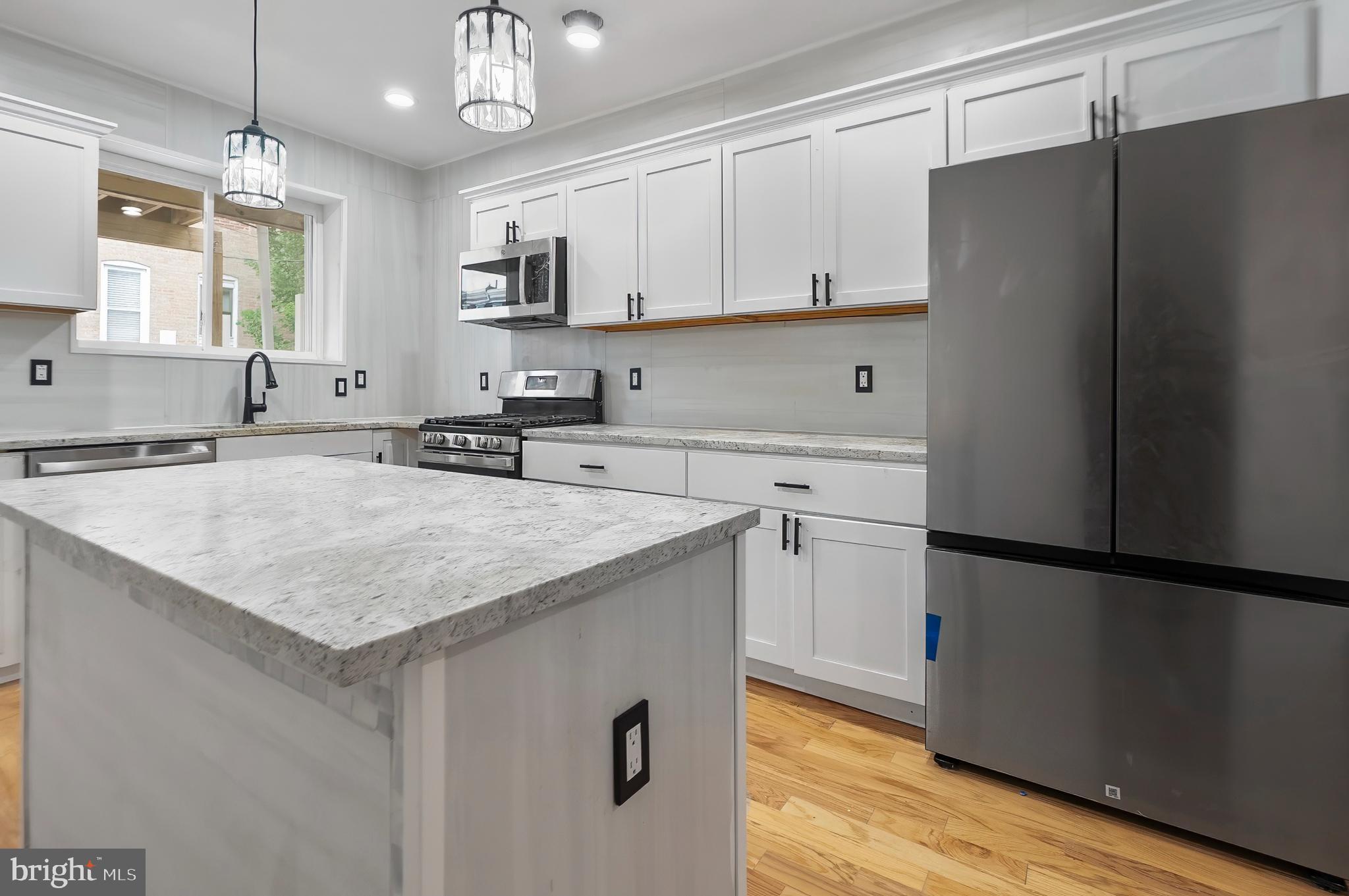 BROADWAY EAST - Residential
