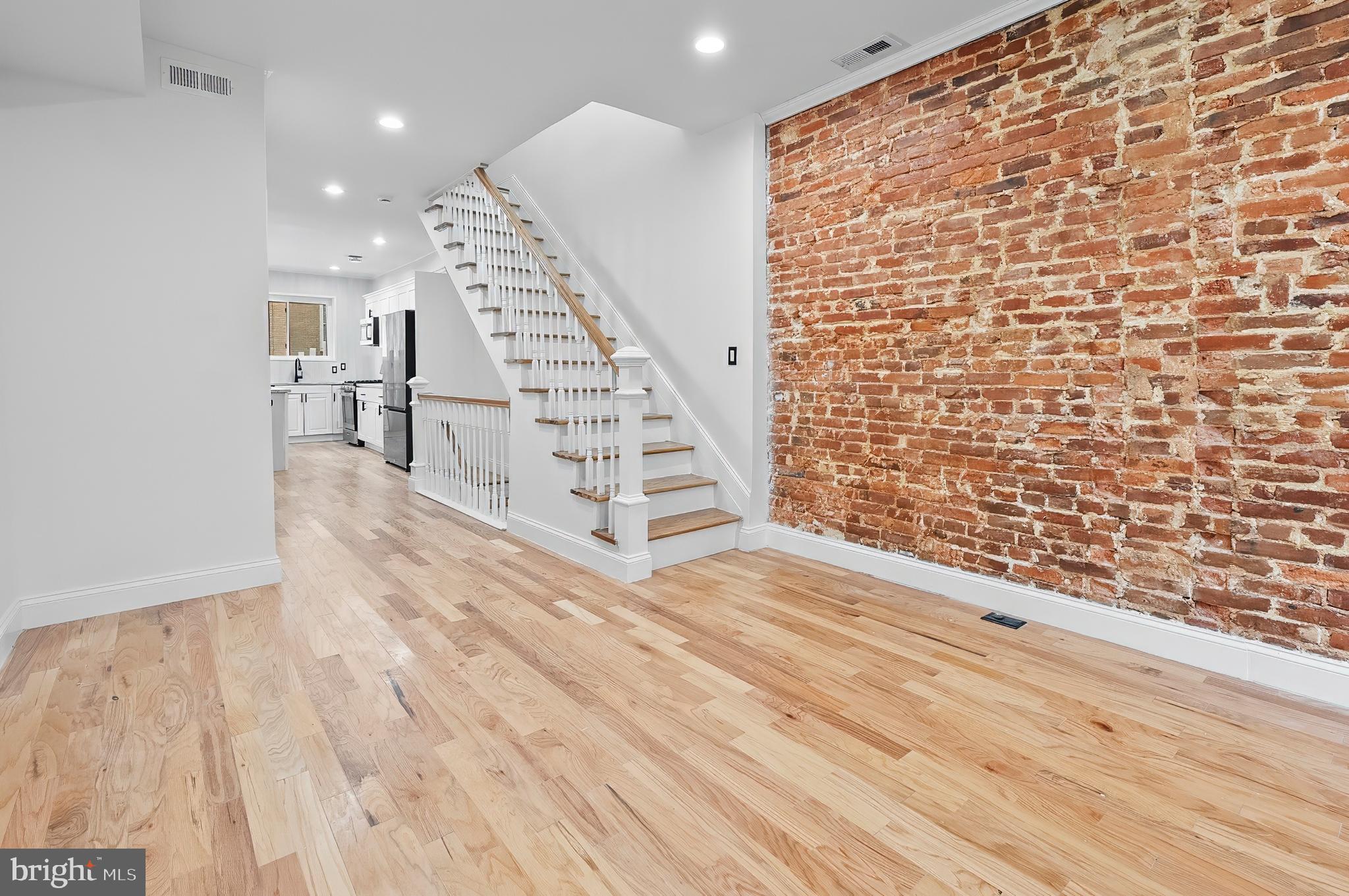 BROADWAY EAST - Residential