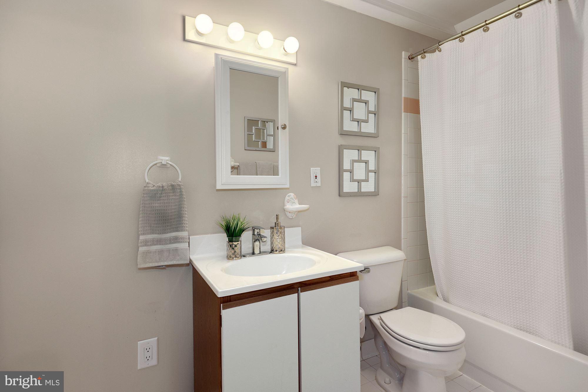 FAIRWAY HILLS - Residential