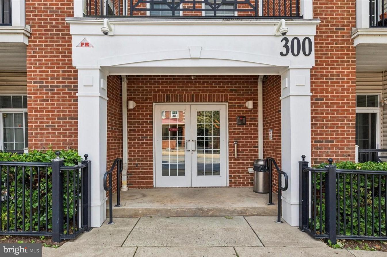 THE GRANDE AT RIVERVIEW - Residential