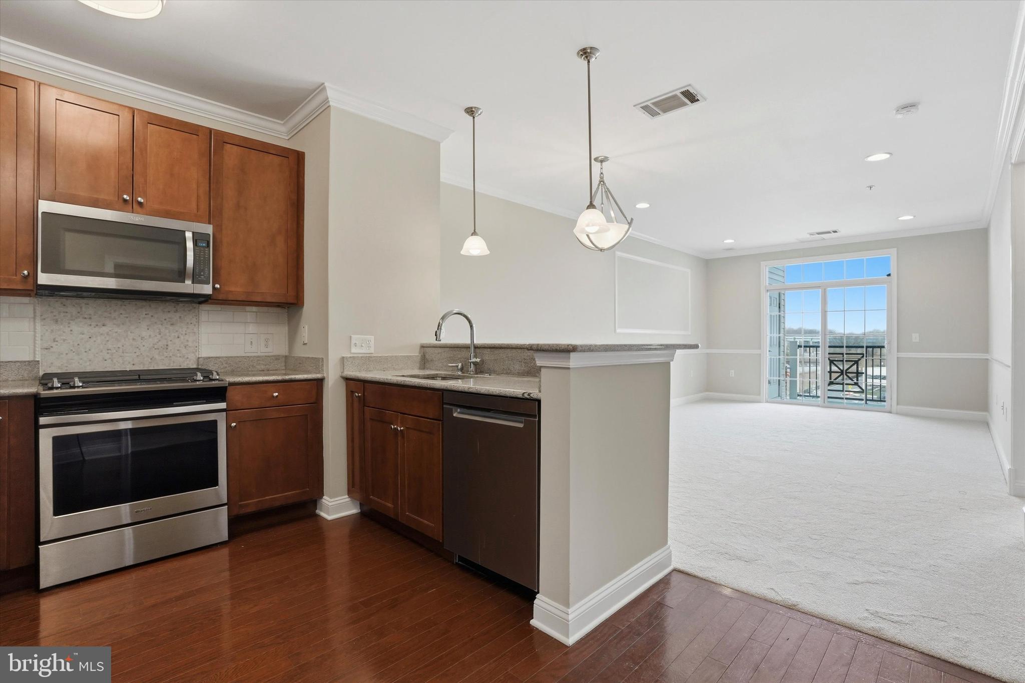 THE GRANDE AT RIVERVIEW - Residential