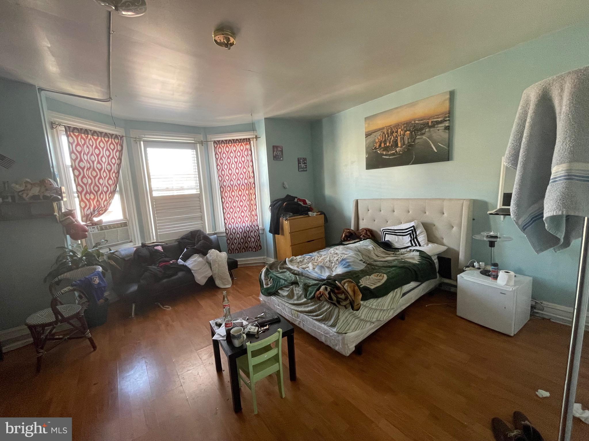 CENTER CITY - Residential Income