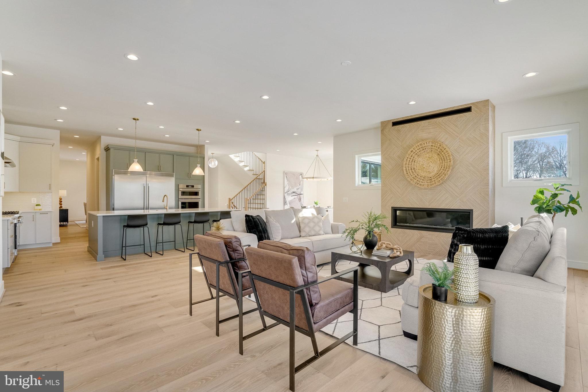 TOWN AND COUNTRY GARDENS - Residential