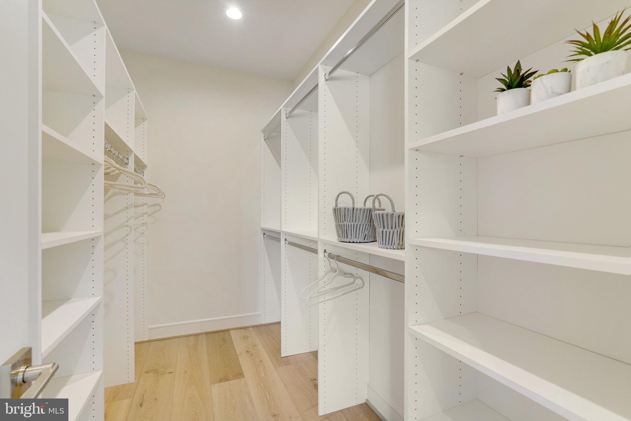 TOWN AND COUNTRY GARDENS - Residential