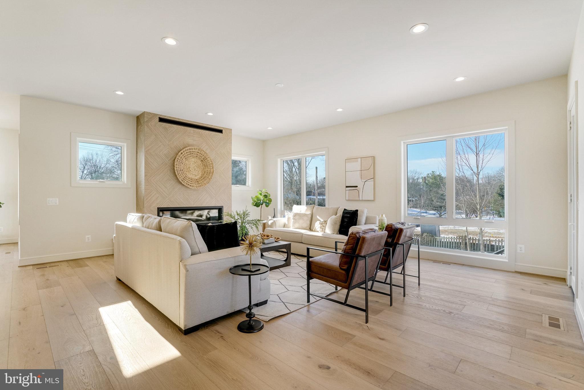 TOWN AND COUNTRY GARDENS - Residential