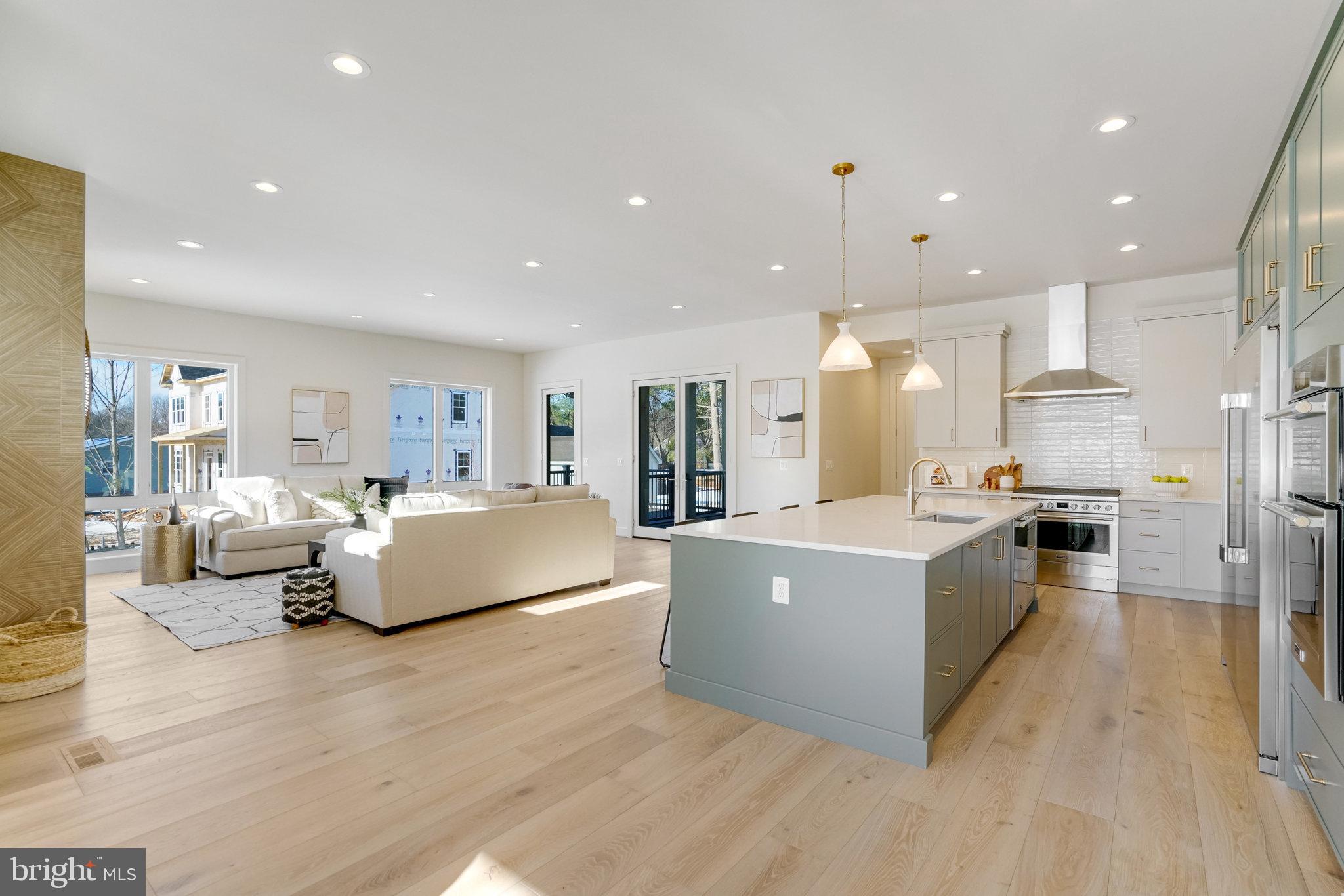 TOWN AND COUNTRY GARDENS - Residential