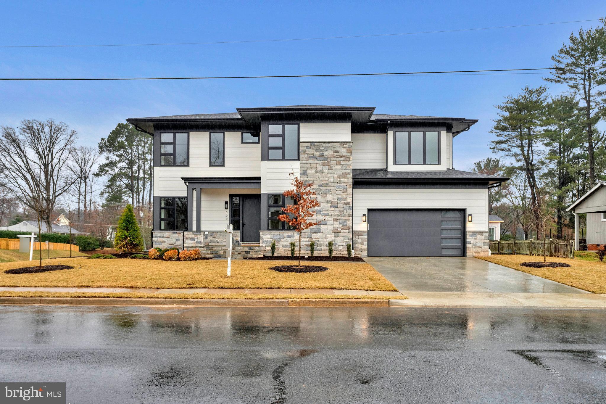 TOWN AND COUNTRY GARDENS - Residential