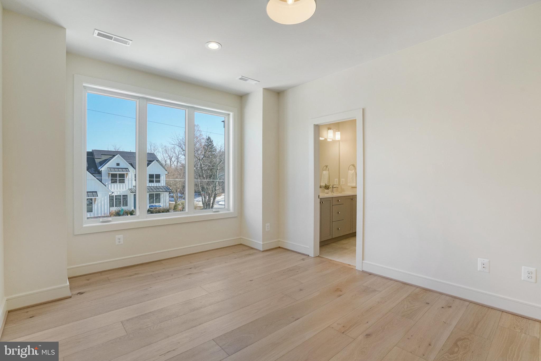 TOWN AND COUNTRY GARDENS - Residential