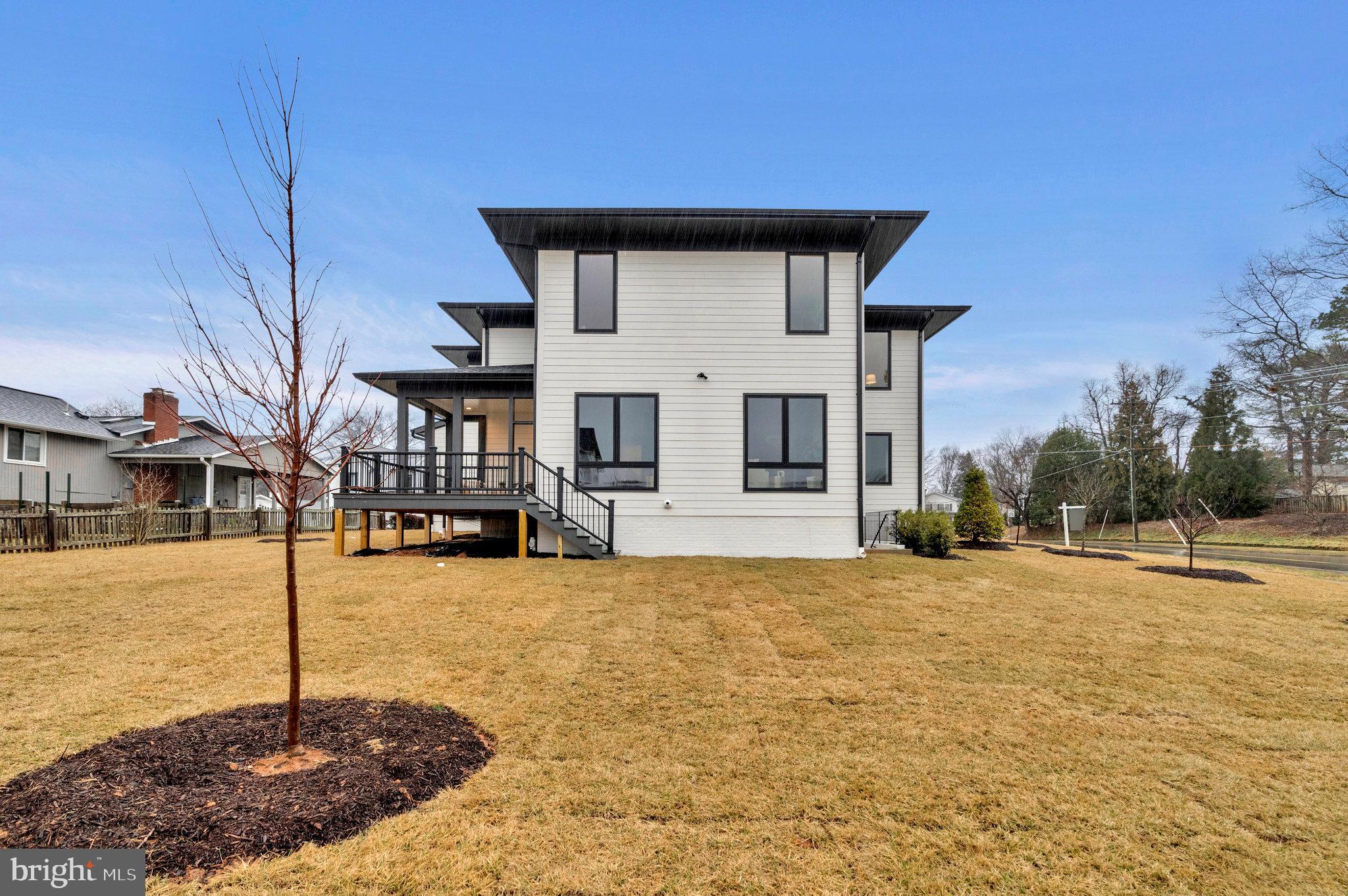 TOWN AND COUNTRY GARDENS - Residential