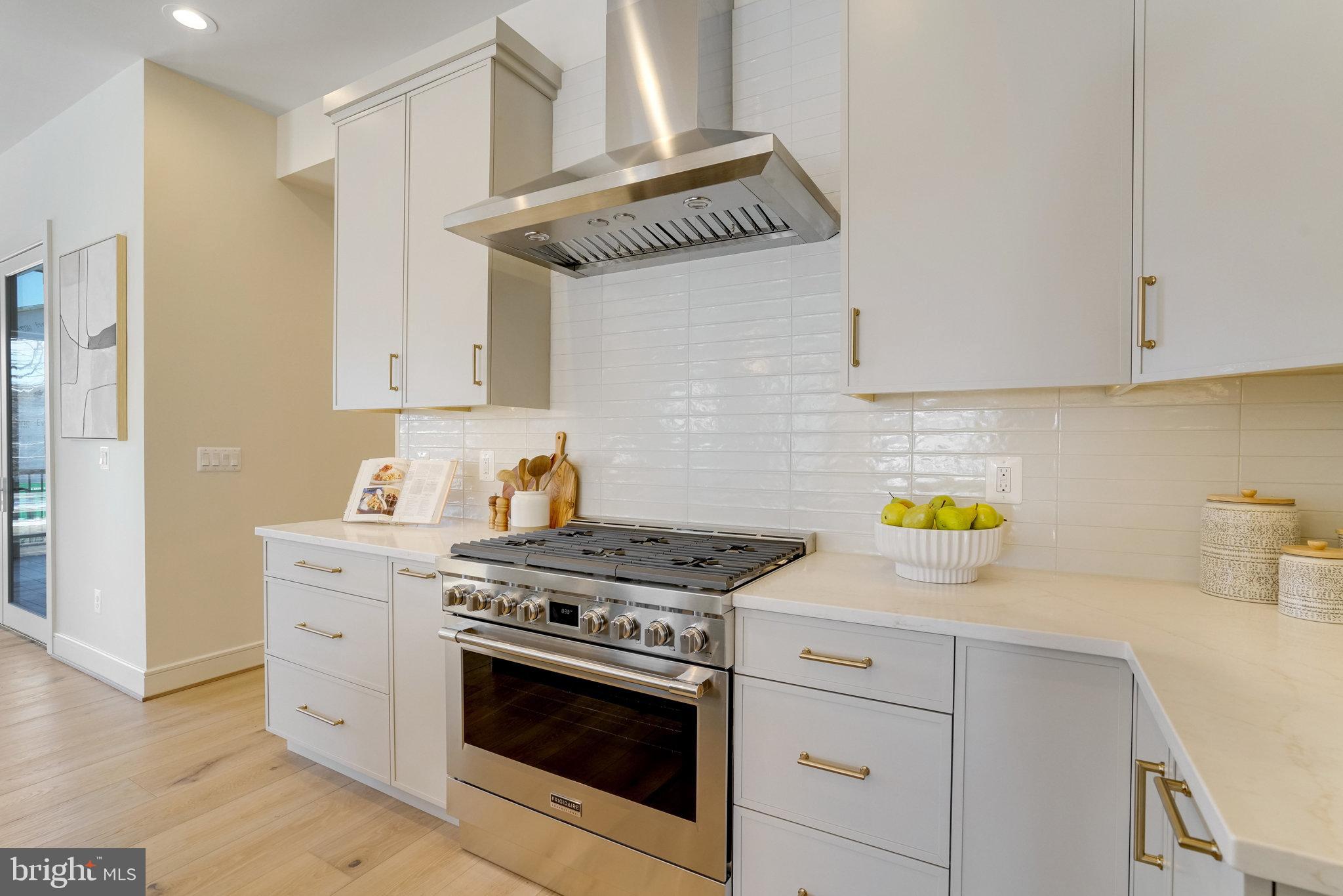 TOWN AND COUNTRY GARDENS - Residential