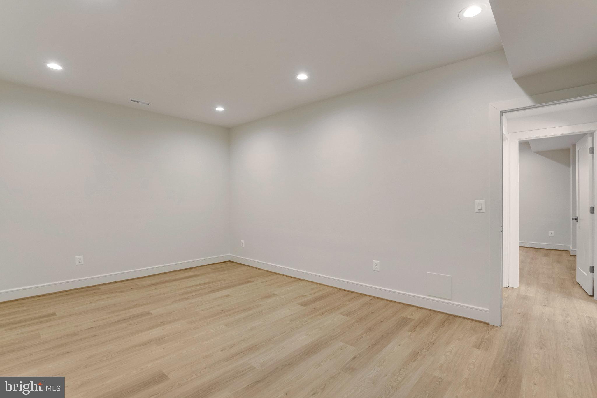 TOWN AND COUNTRY GARDENS - Residential