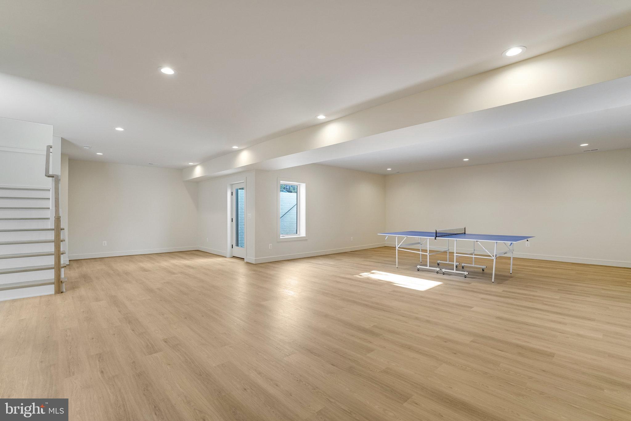 TOWN AND COUNTRY GARDENS - Residential