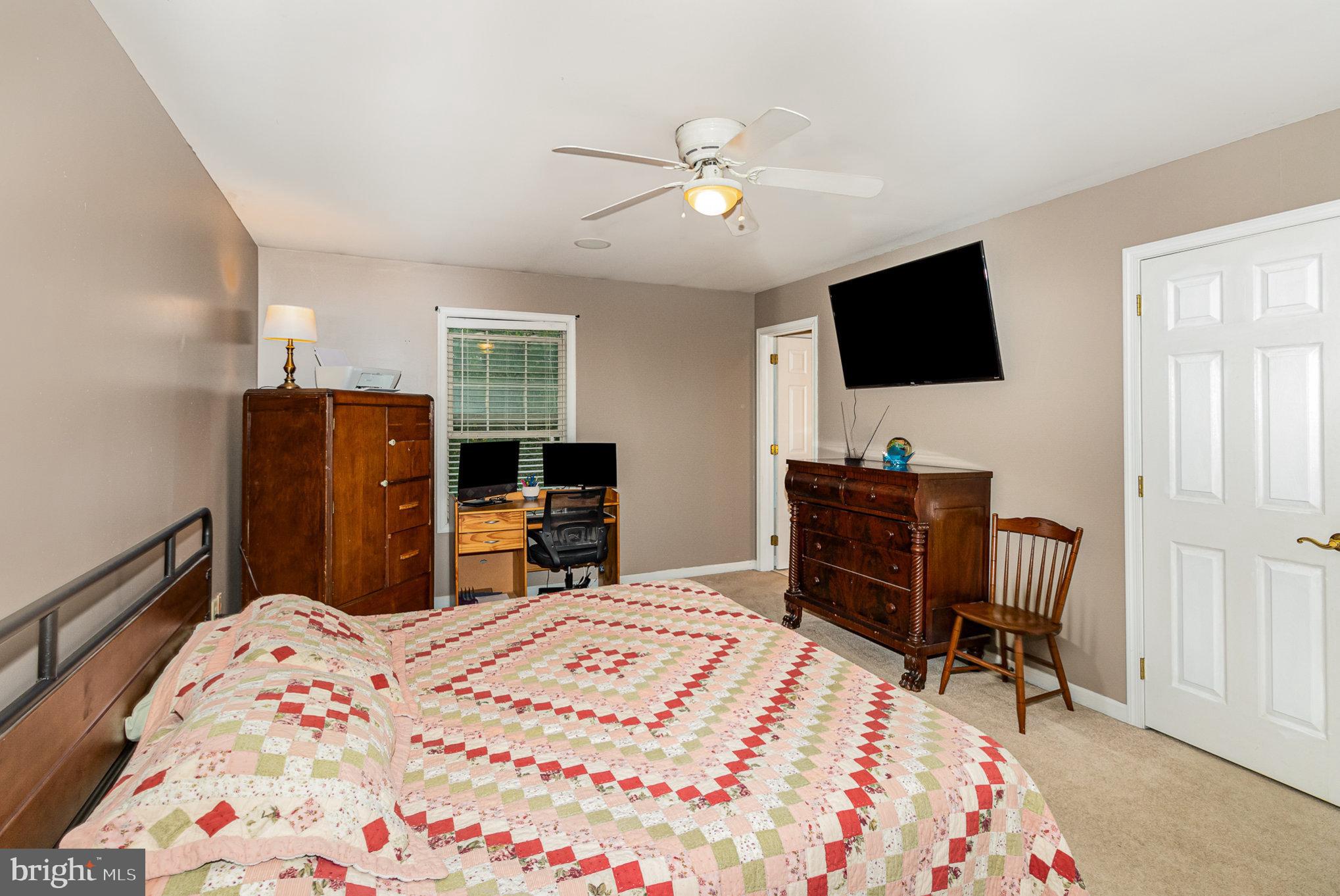 LOCUST WOODS - Residential