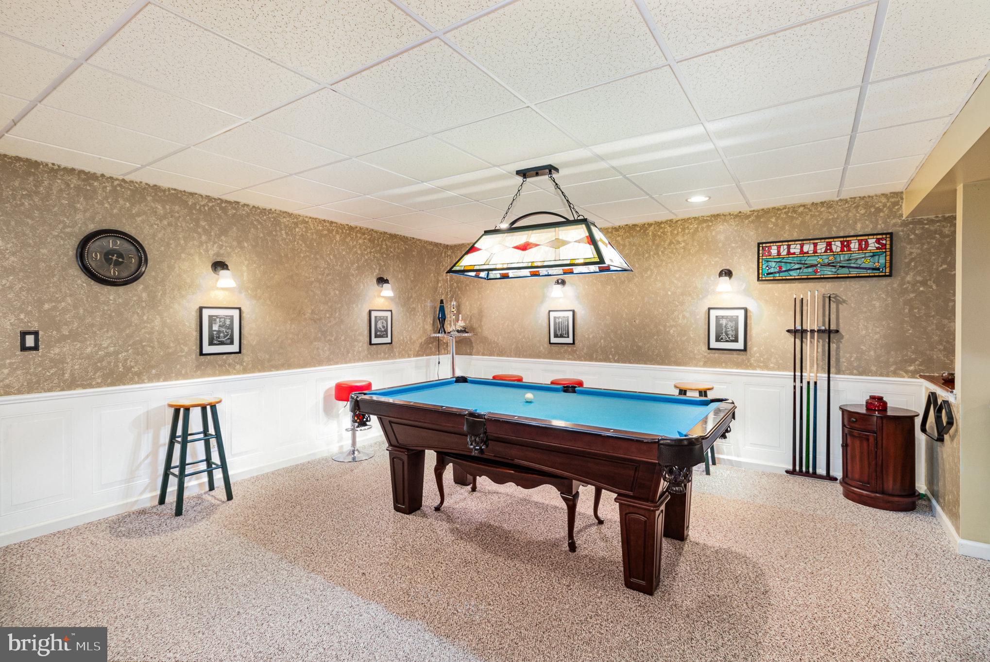 LOCUST WOODS - Residential