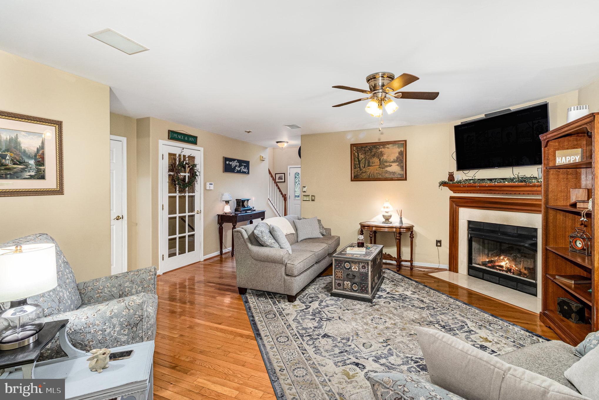 LOCUST WOODS - Residential