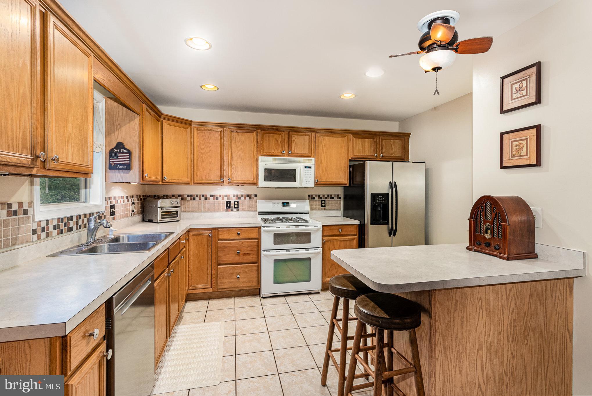 LOCUST WOODS - Residential