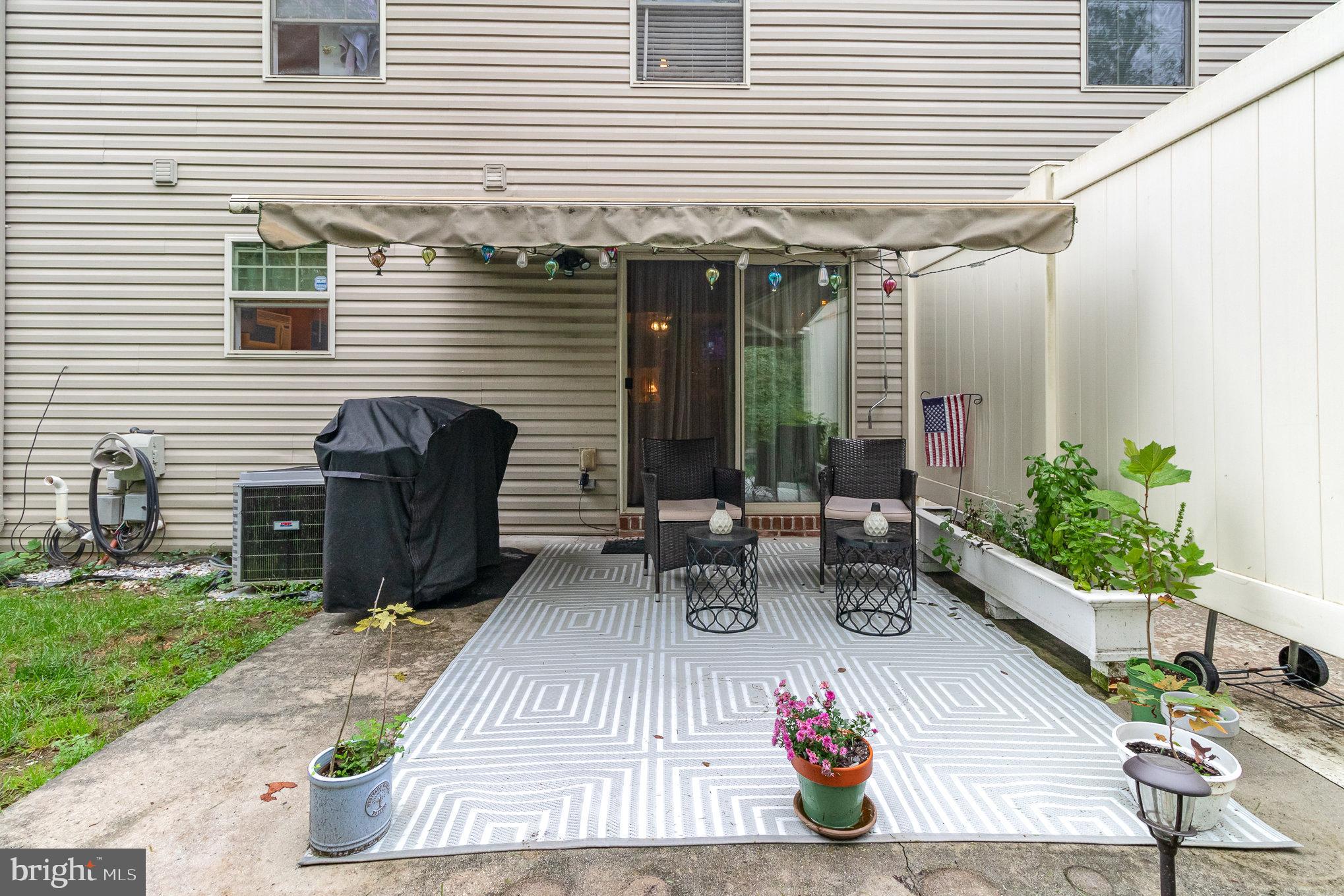 LOCUST WOODS - Residential