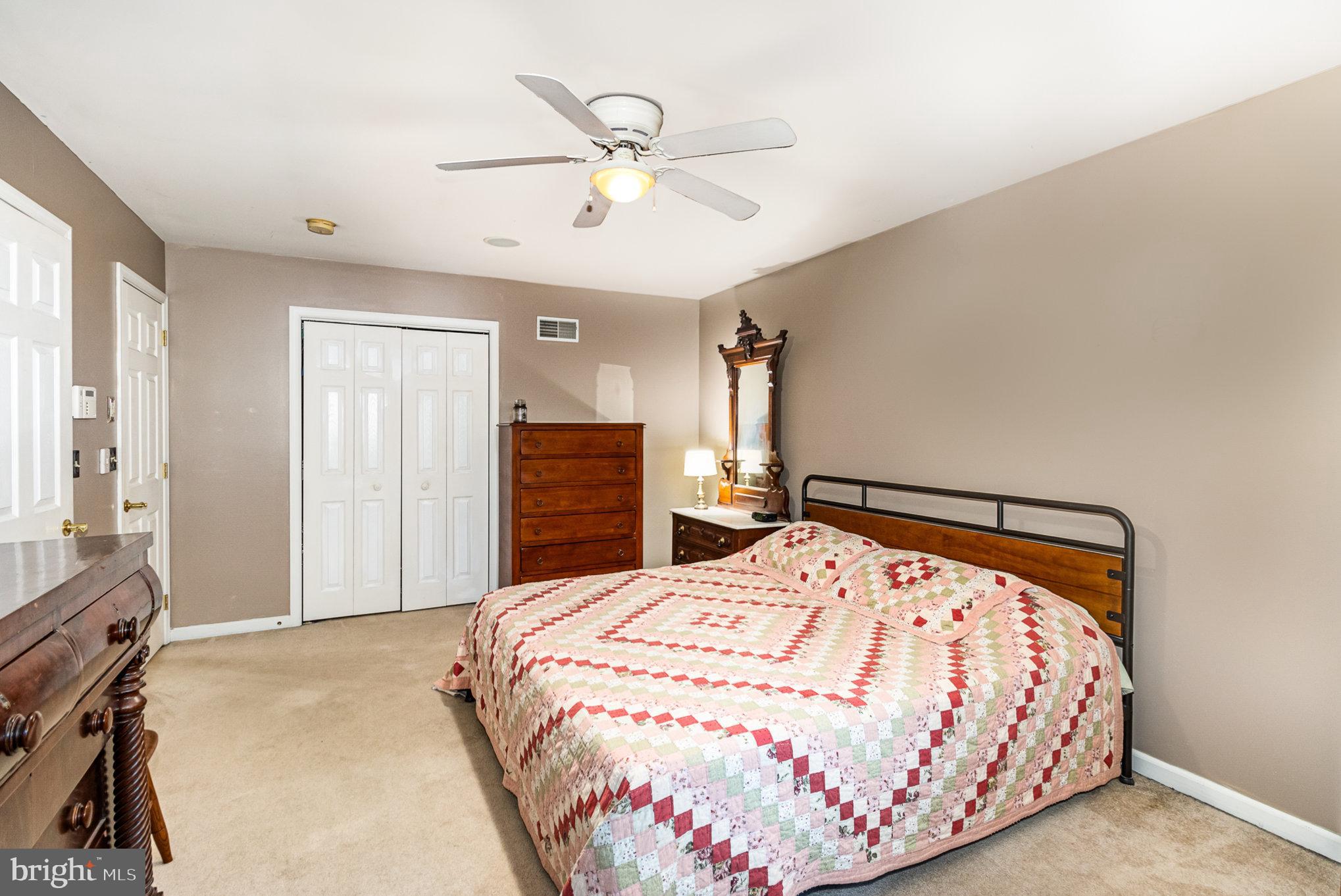 LOCUST WOODS - Residential