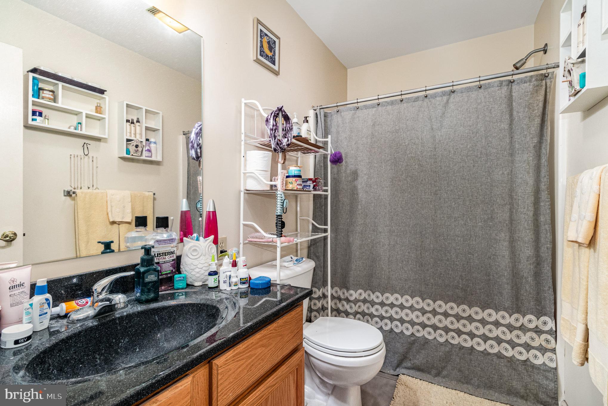 LOCUST WOODS - Residential