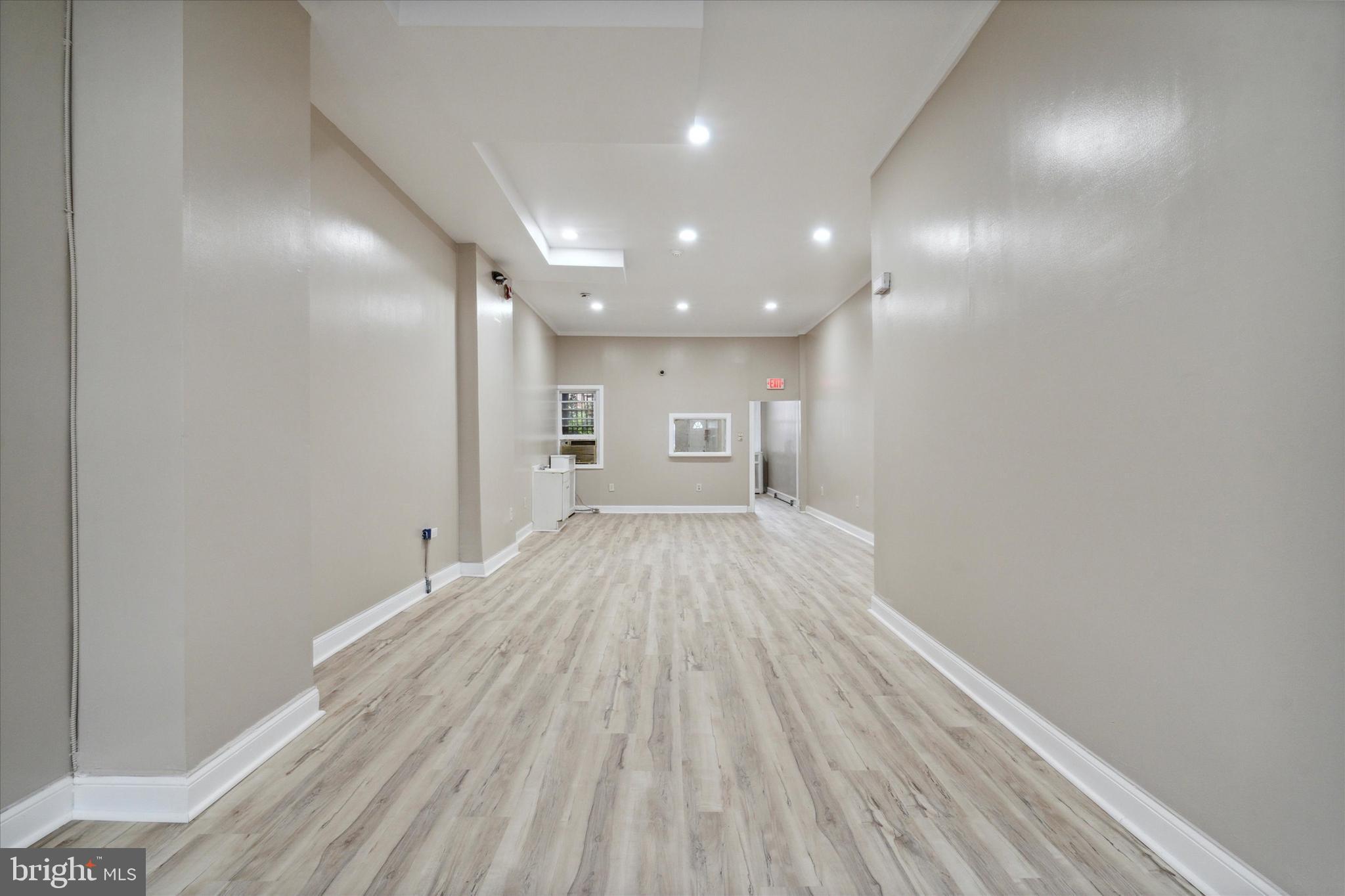 OGONTZ - Commercial Lease