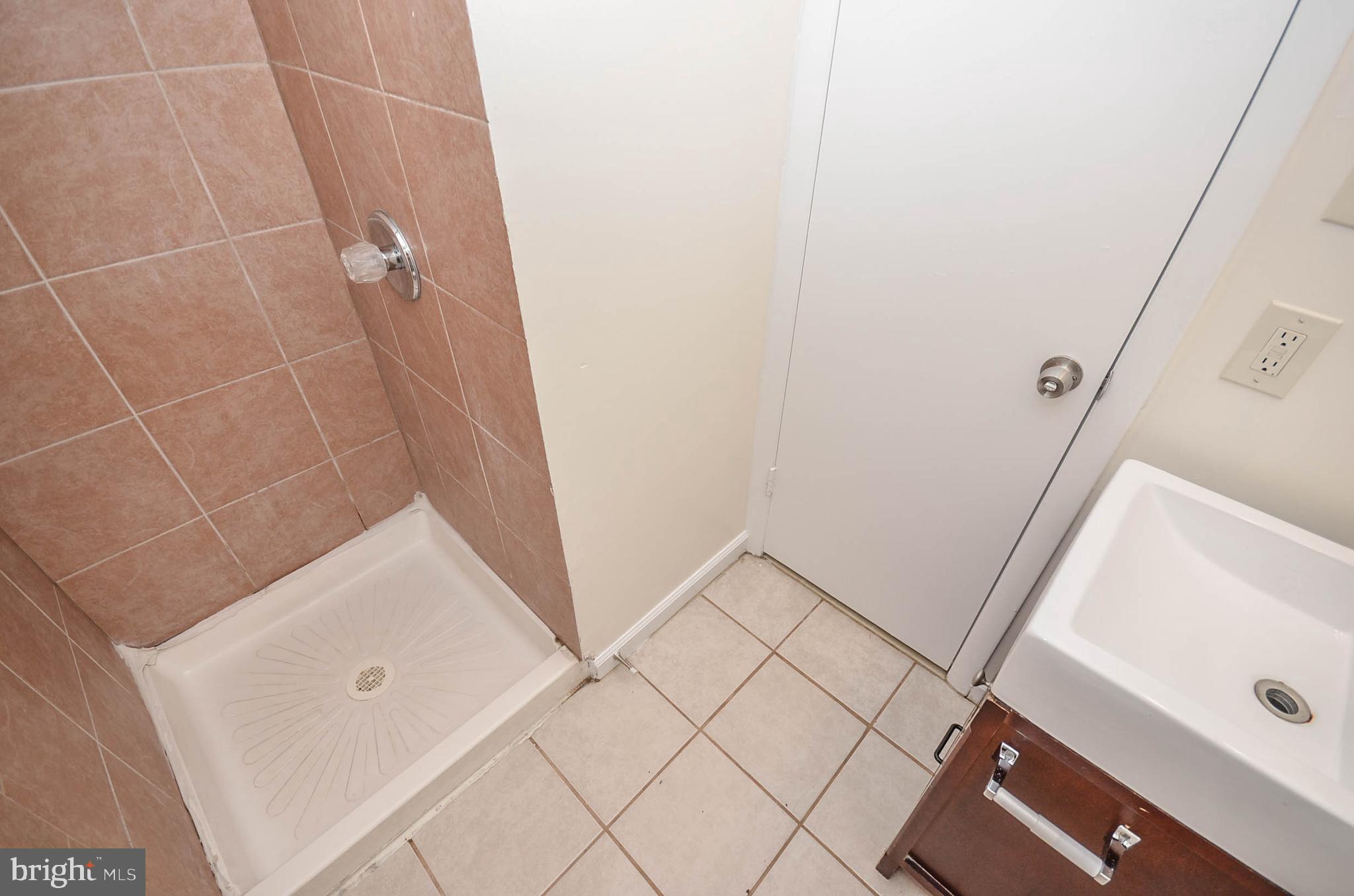 FRANKLIN KNOLLS - Residential Lease