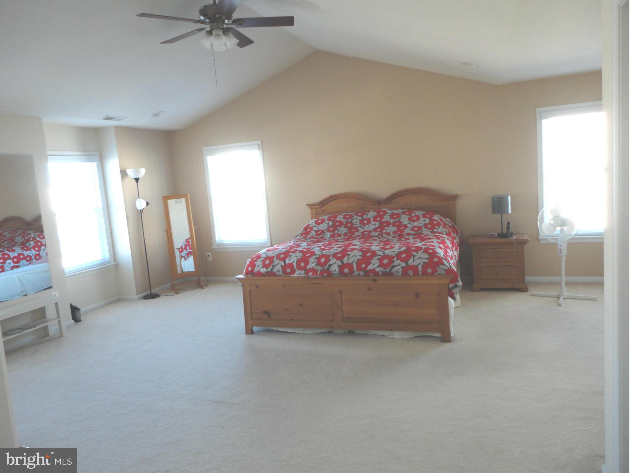 AUTUMN VIEW - Residential Lease