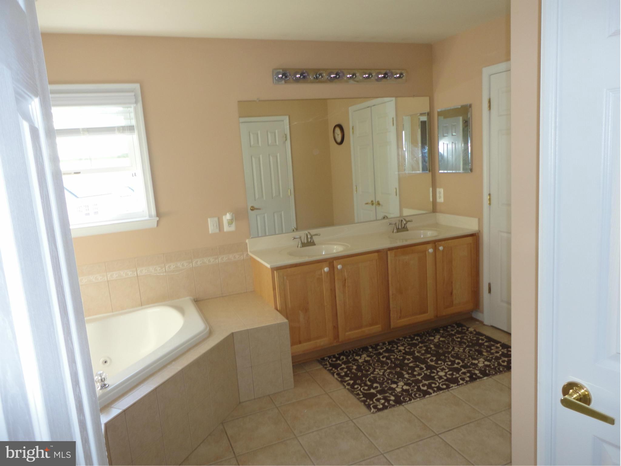 AUTUMN VIEW - Residential Lease