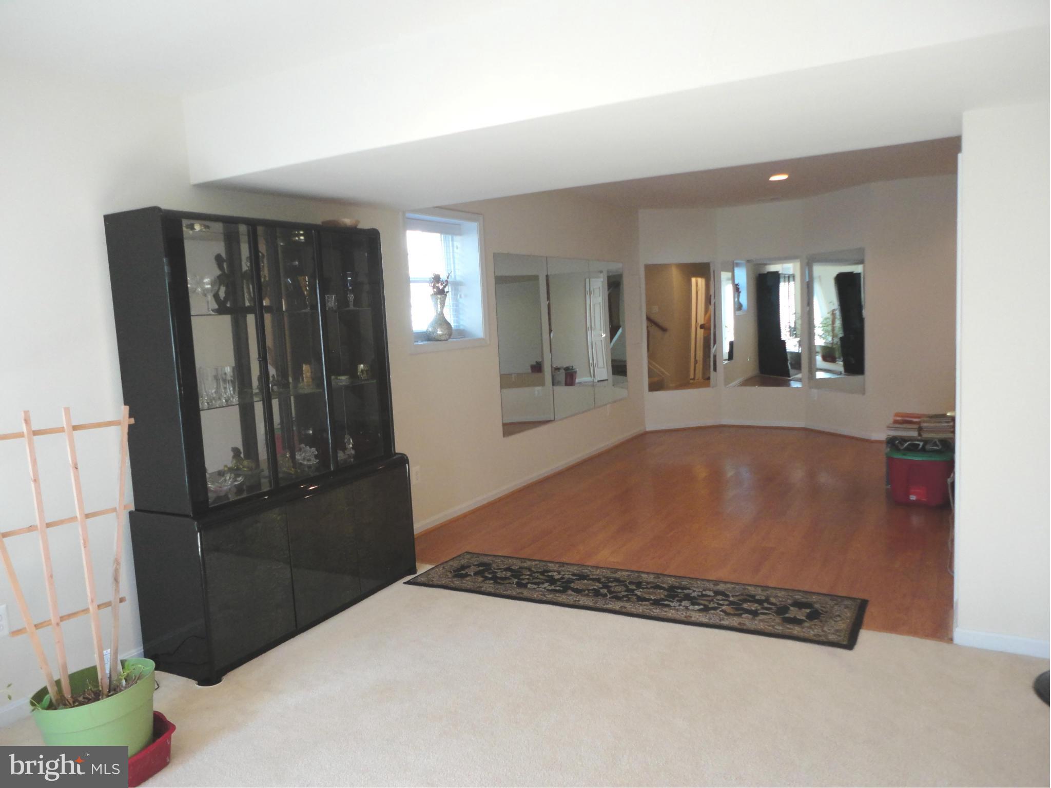 AUTUMN VIEW - Residential Lease