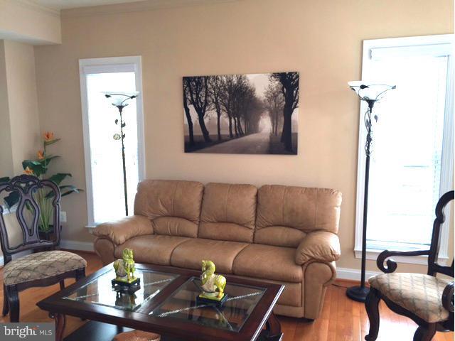 AUTUMN VIEW - Residential Lease