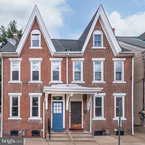 Townhouse For Sale - 111 E Garrison Street<br/> BETHLEHEM, PA 18018