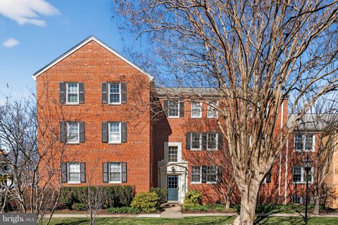 6610 E WAKEFIELD DRIVE A2 ALEXANDRIA VA 22307