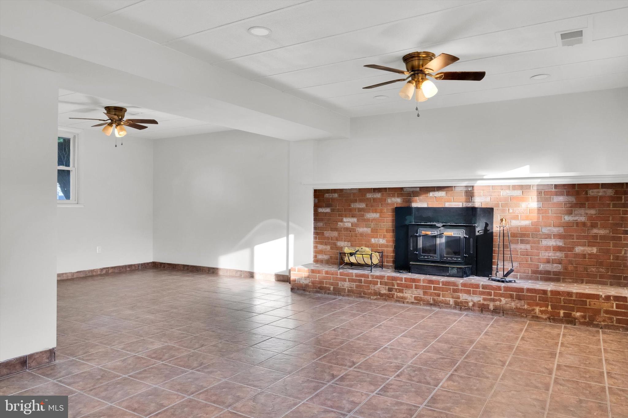 WHITFIELD WOODS - Residential Lease