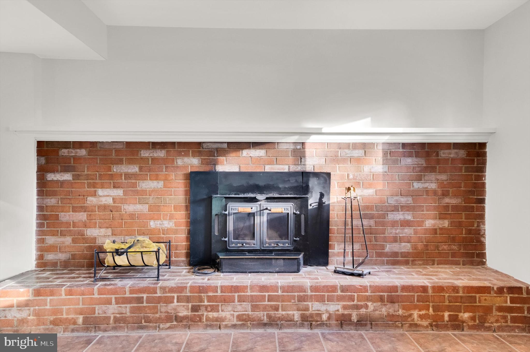 WHITFIELD WOODS - Residential Lease