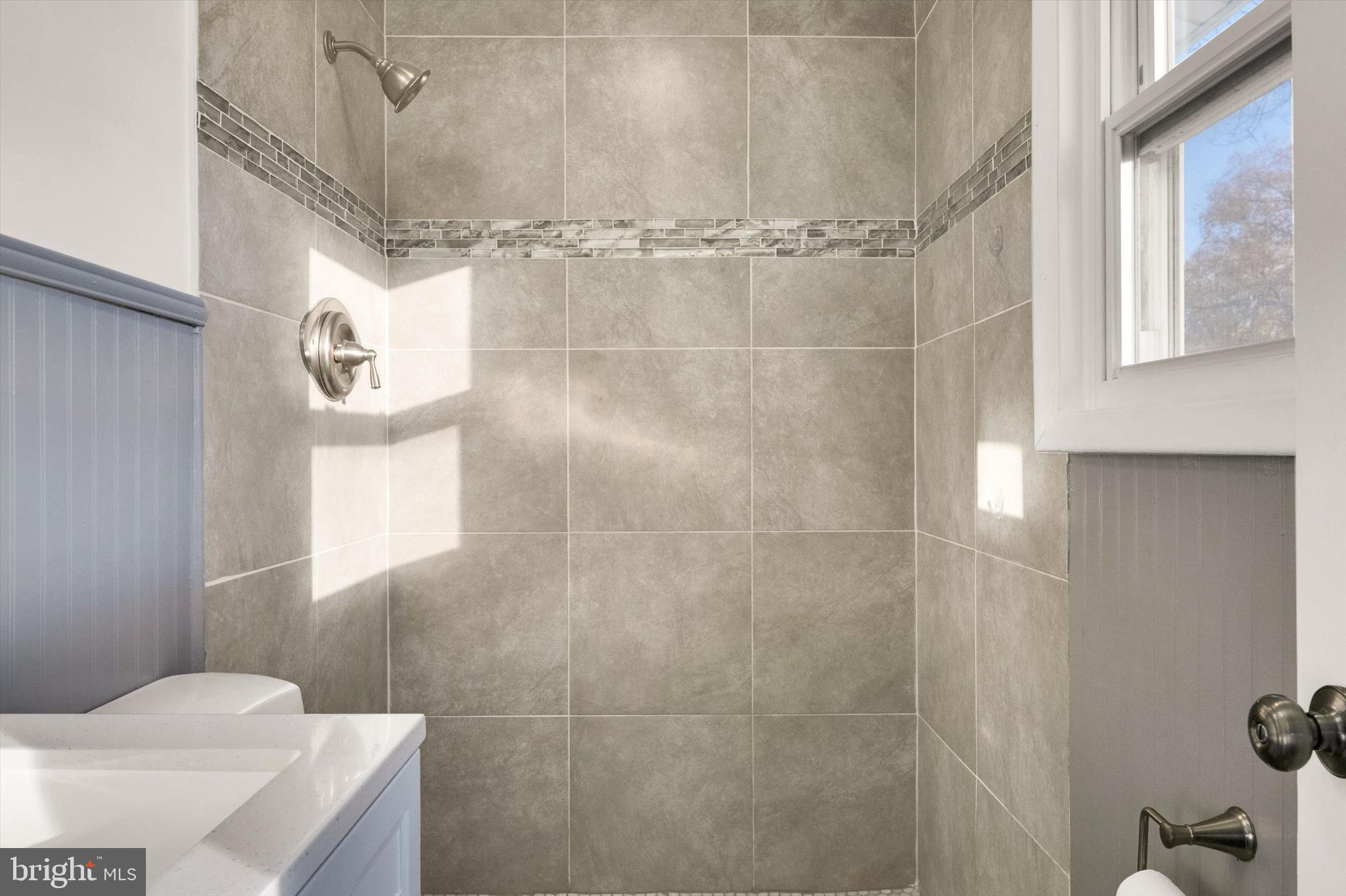 WHITFIELD WOODS - Residential Lease