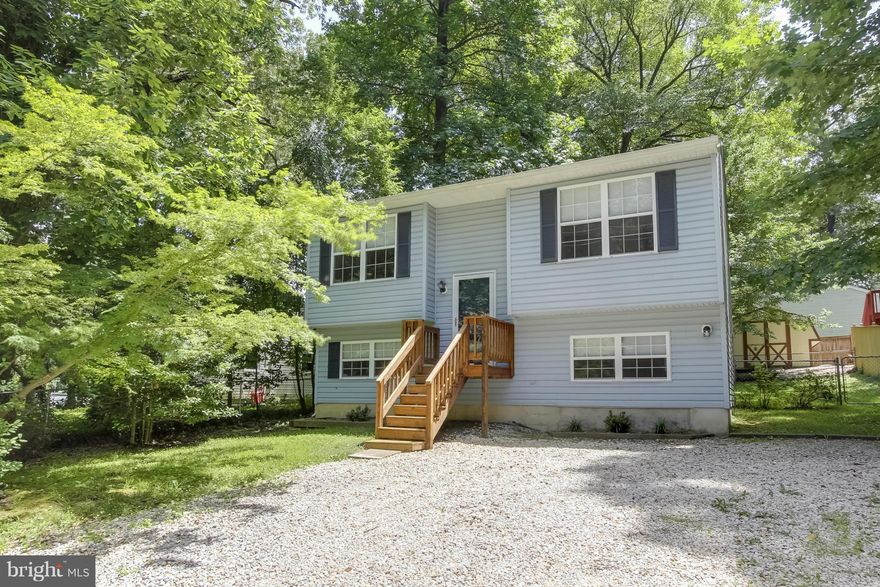 HUGE PRICE REDUCTION!! OWNER SAYS SELL!  Walk to Severn River, water privileges w/small fee. PRISTINE split foyer house on a cute fenced lot. Upgraded and ready for your most discriminating clients. New carpet, fresh paint, spotless, clean as a whistle! Non-smoking, non-pet house. Fresh and bright! Move in ready! Call me about a 203K Loan to add 2nd BA!