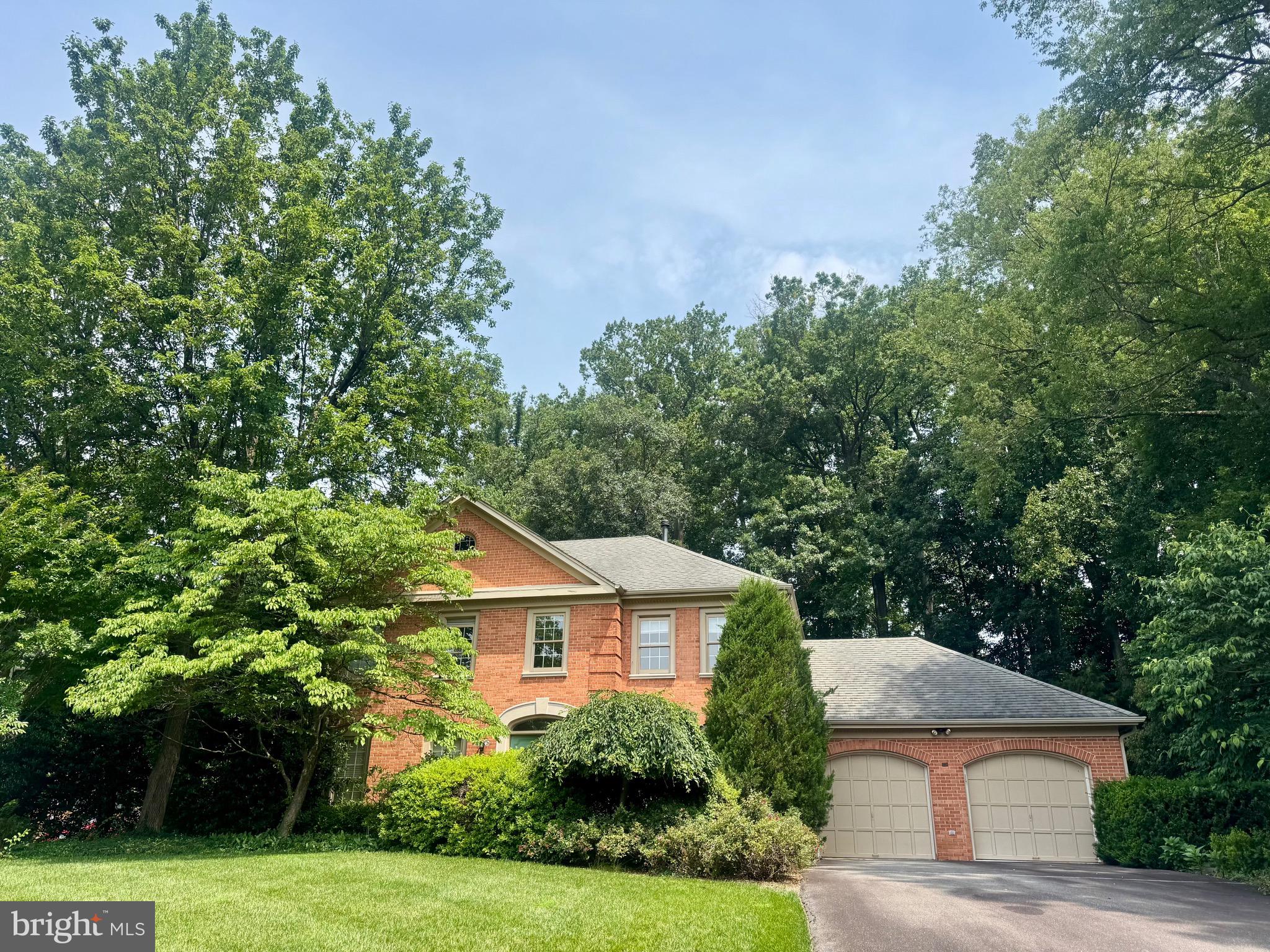 8406 HOLLY LEAF DRIVE