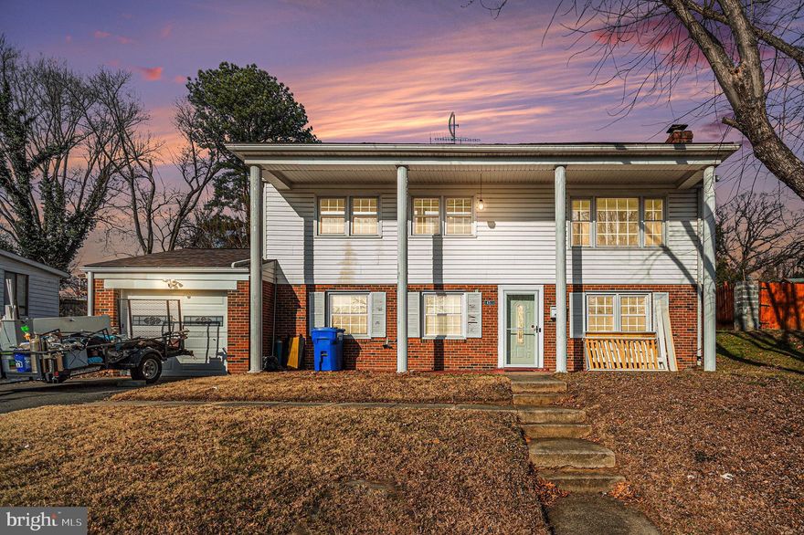 Single-family 4BR/2BA home with one-car garage and NO HOA, priced *below market*, offered *AS-IS*.
Major systems already done — roof (2020), HVAC (2022), water heater (2024), carpet (2024) and windows (2017) — leaving cosmetic updates as the perfect opportunity to build instant sweat equity. Priced comparable to a townhome, but with the privacy of a detached home. Large, partially fenced backyard offers plenty of room for entertaining or adding a sport court or swimming pool. Ideal for buyers looking for value, space, and upside.  Great opportunity!