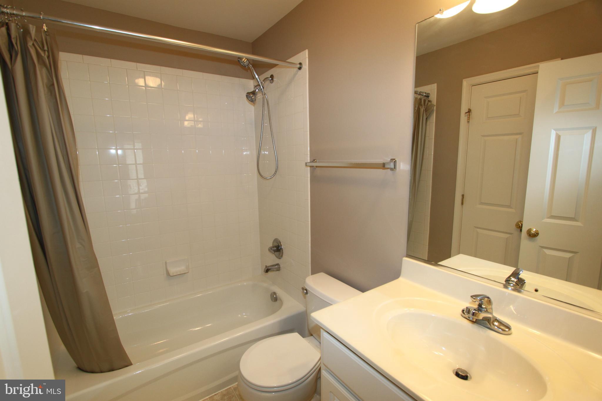 HUNTFIELD - Residential Lease