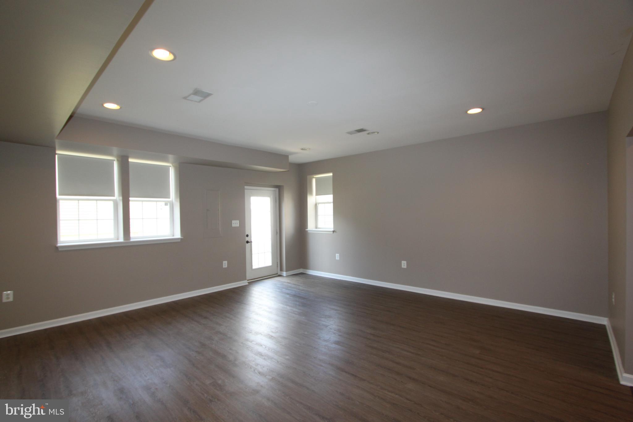 HUNTFIELD - Residential Lease