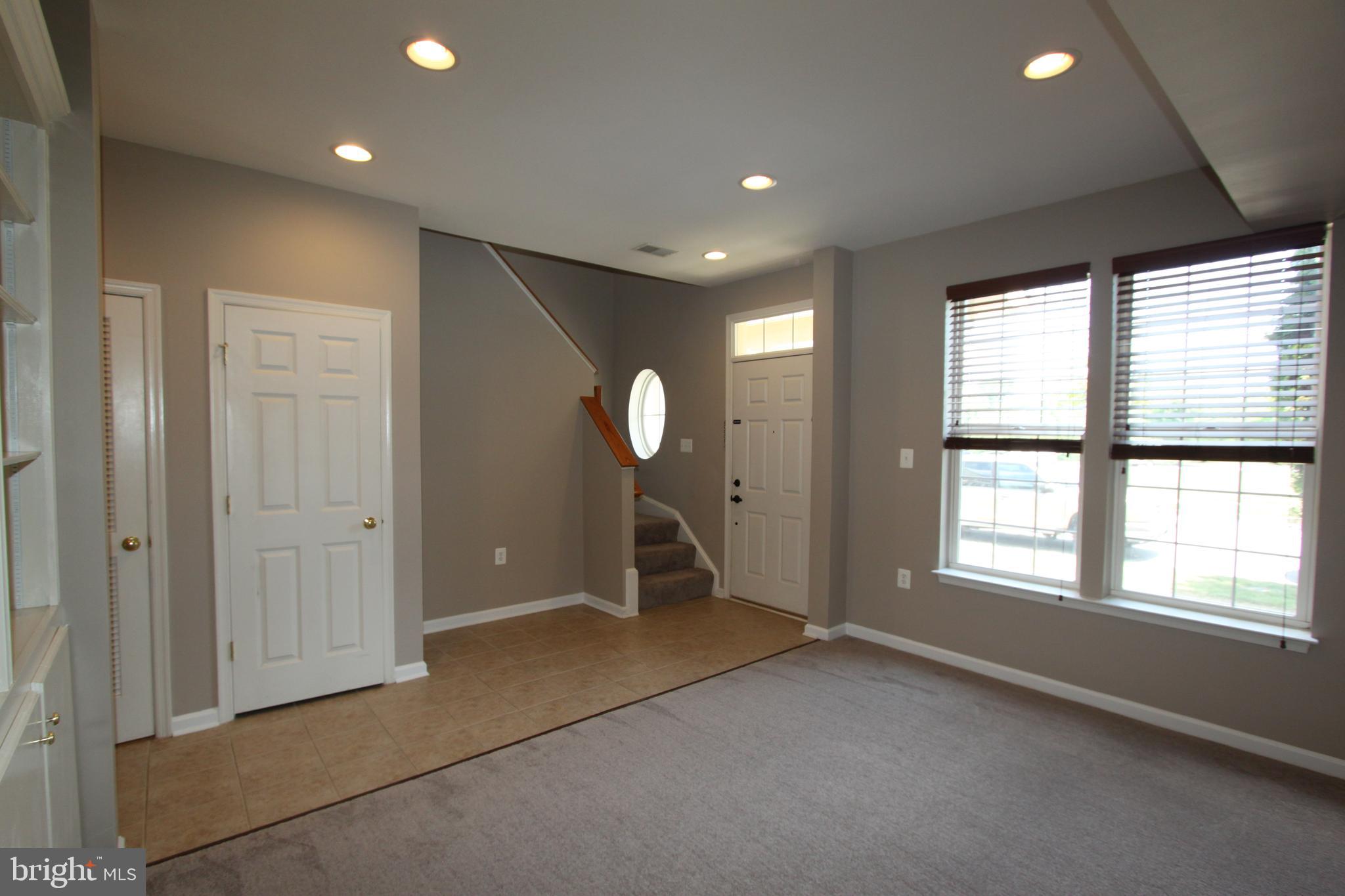 HUNTFIELD - Residential Lease