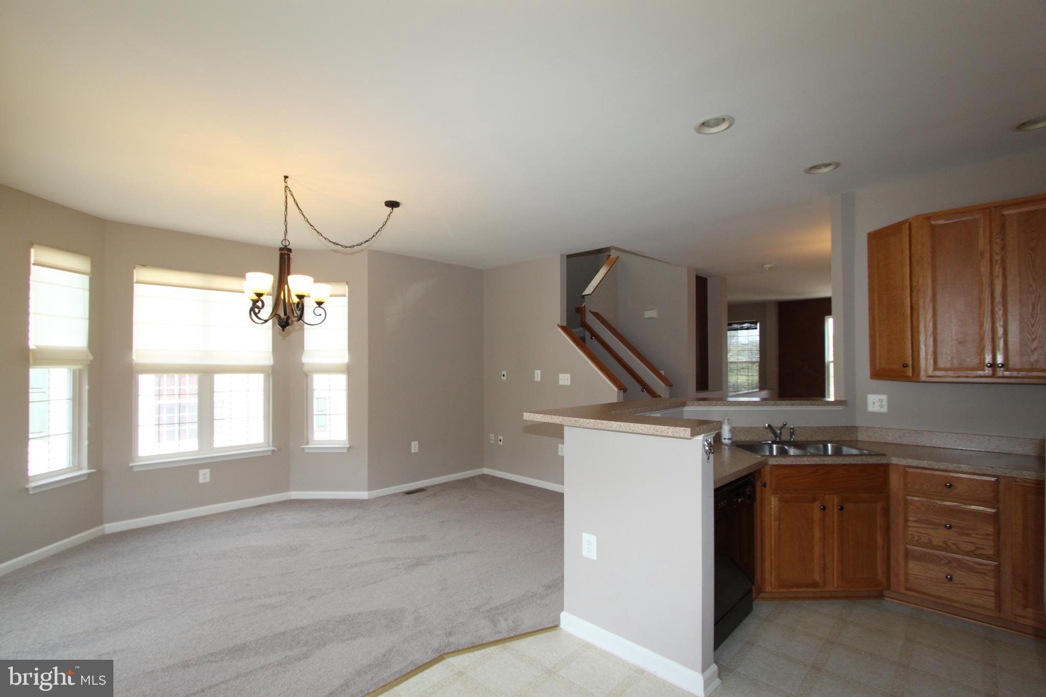 HUNTFIELD - Residential Lease