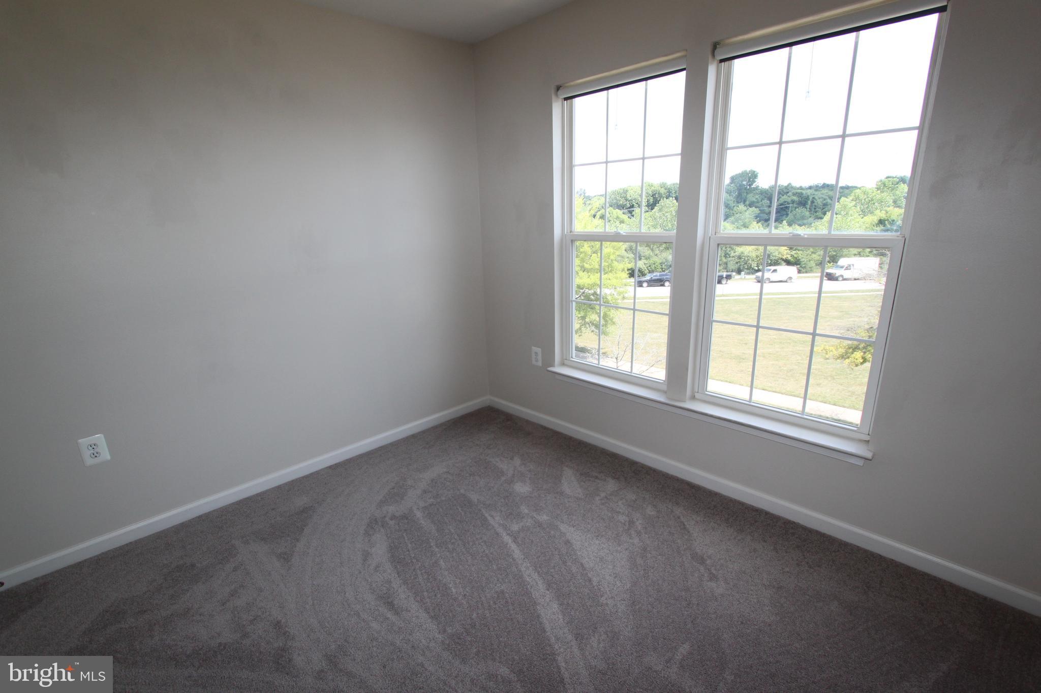 HUNTFIELD - Residential Lease