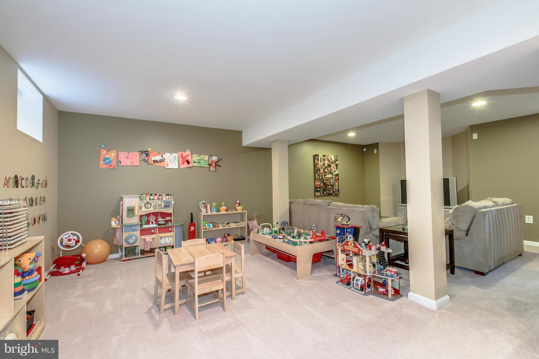 ASHTON HEIGHTS - Residential