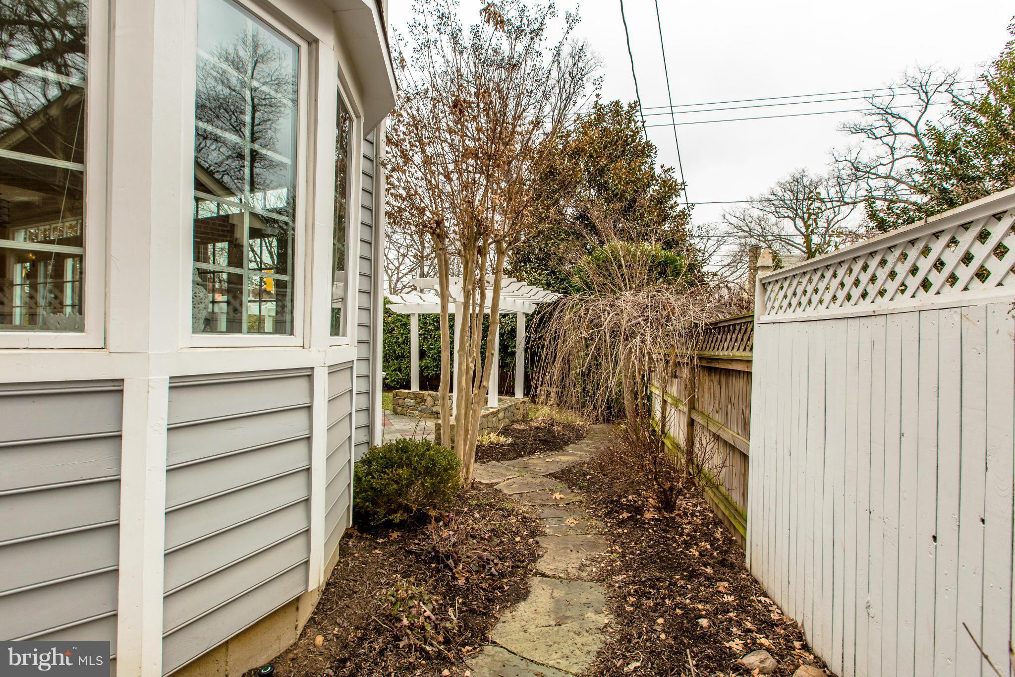 ASHTON HEIGHTS - Residential