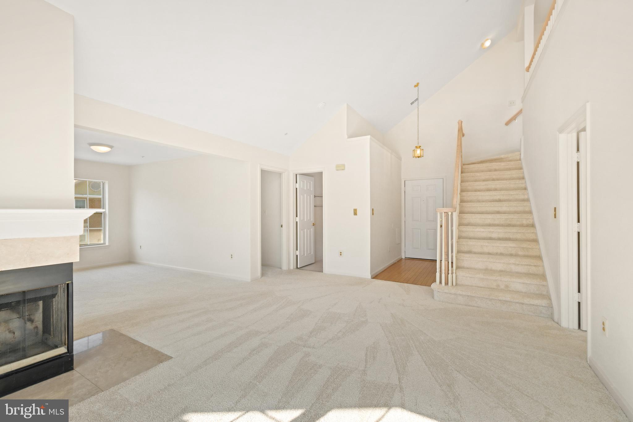 KENTLANDS - Residential